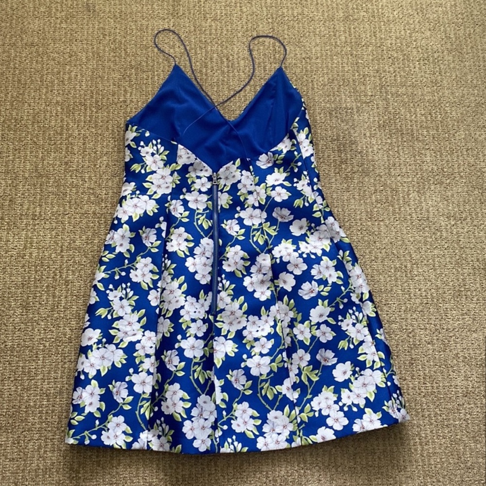 Alice & Olivia Dress - Picture 4 of 7